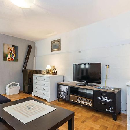 Amazing Apartment In Novi Vinodolski With Wifi Bagian luar foto