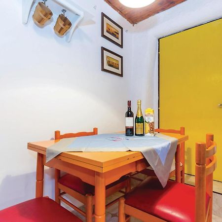 Amazing Apartment In Novi Vinodolski With Wifi Bagian luar foto