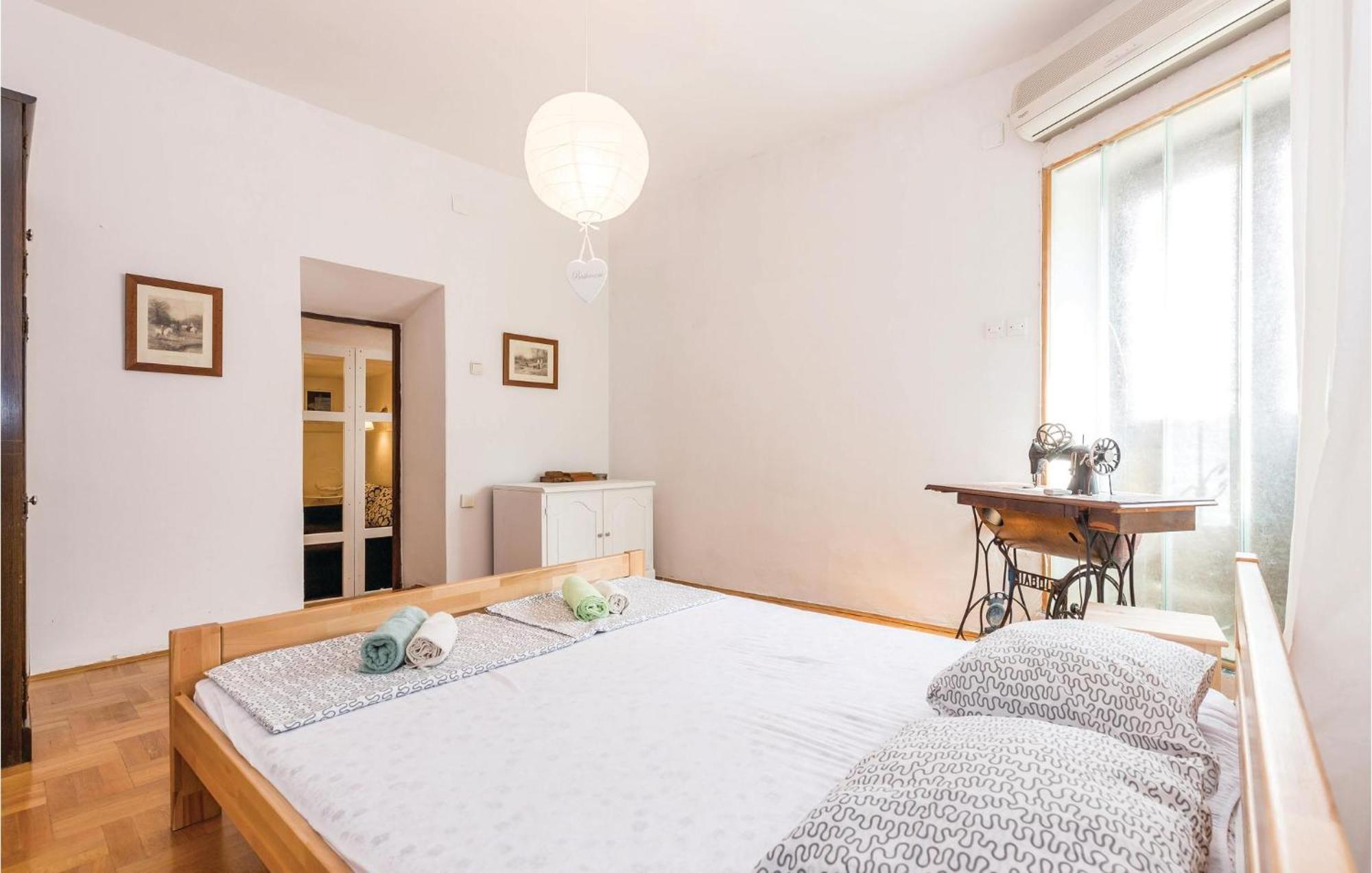 Amazing Apartment In Novi Vinodolski With Wifi Bagian luar foto