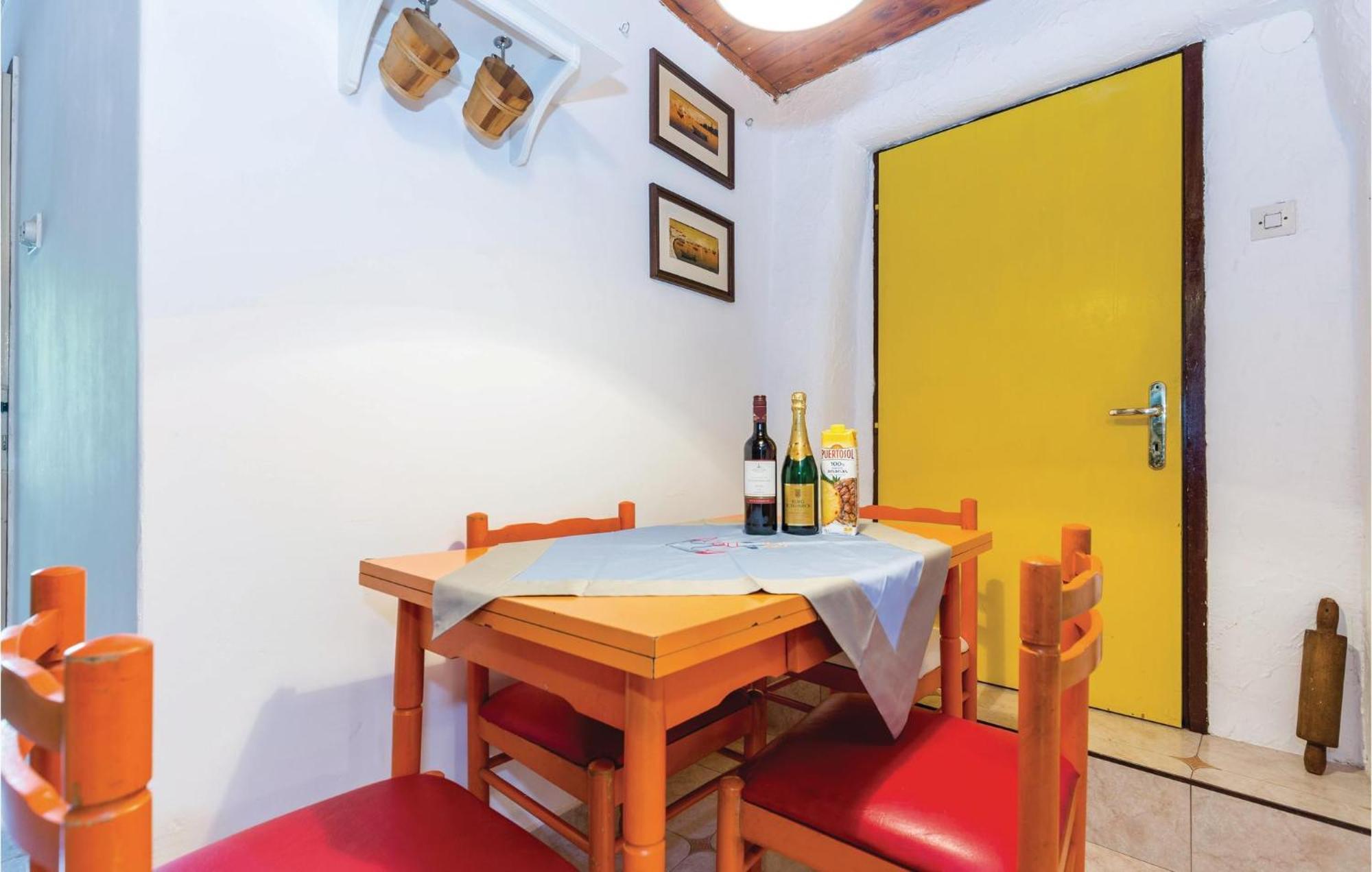 Amazing Apartment In Novi Vinodolski With Wifi Bagian luar foto