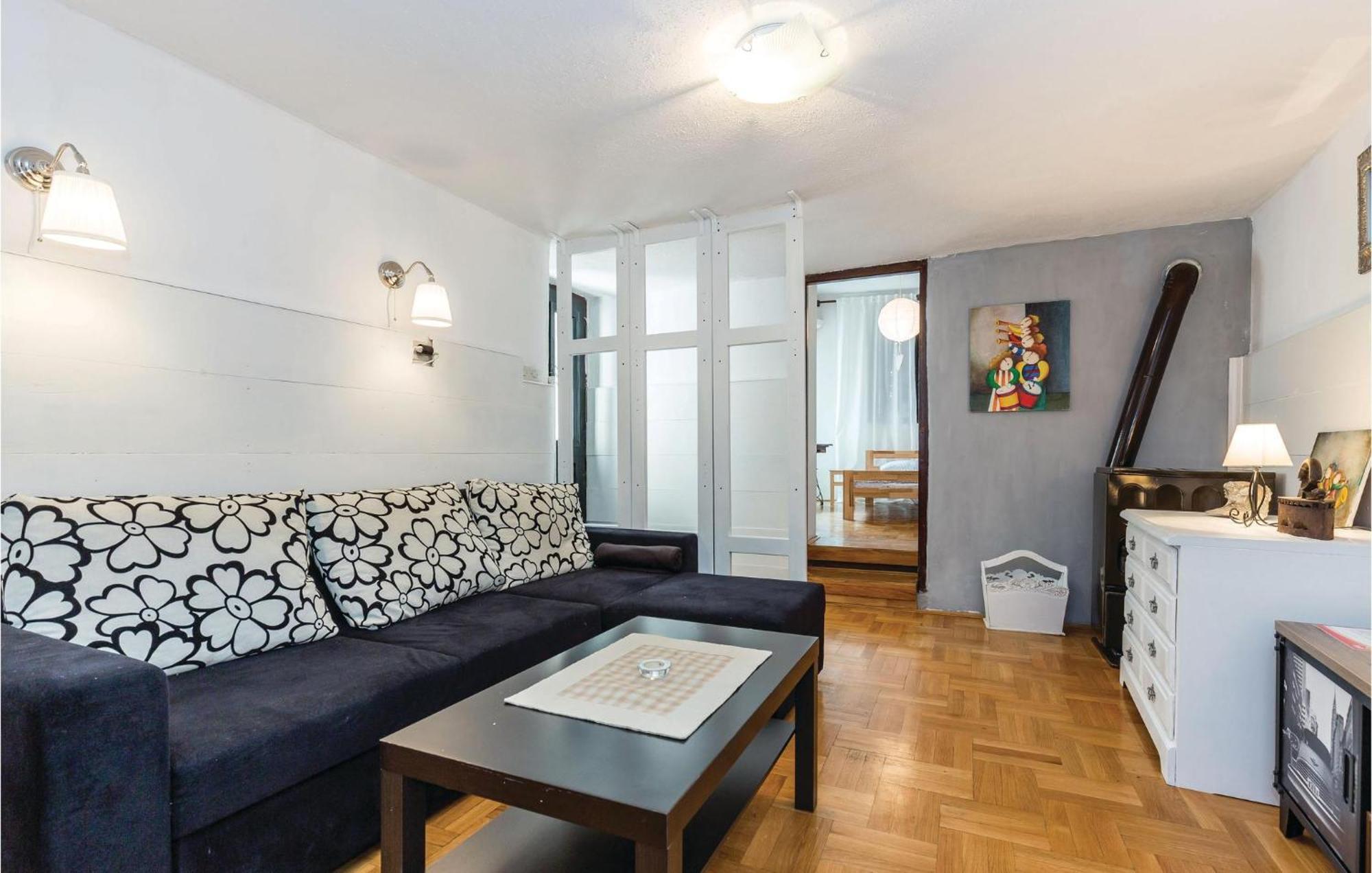 Amazing Apartment In Novi Vinodolski With Wifi Bagian luar foto