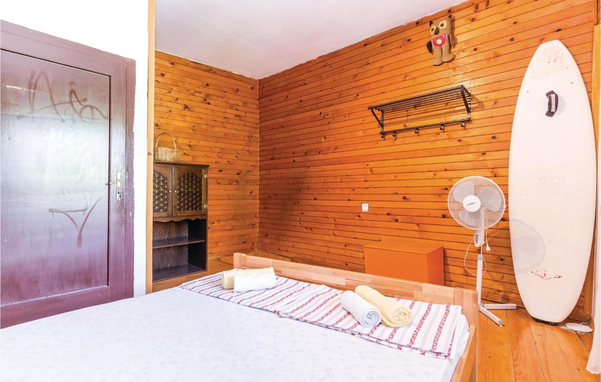 Amazing Apartment In Novi Vinodolski With Wifi Bagian luar foto