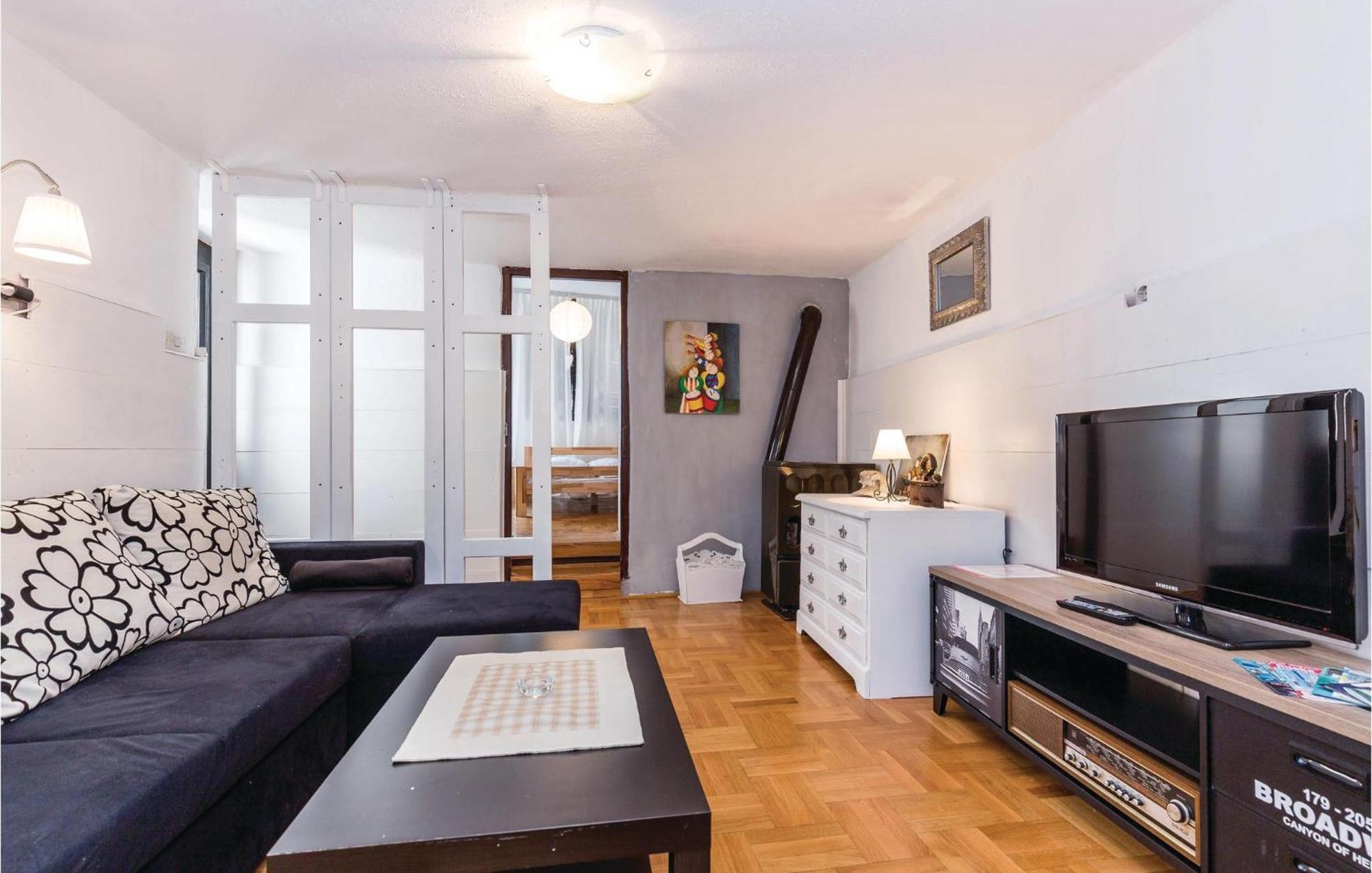 Amazing Apartment In Novi Vinodolski With Wifi Bagian luar foto