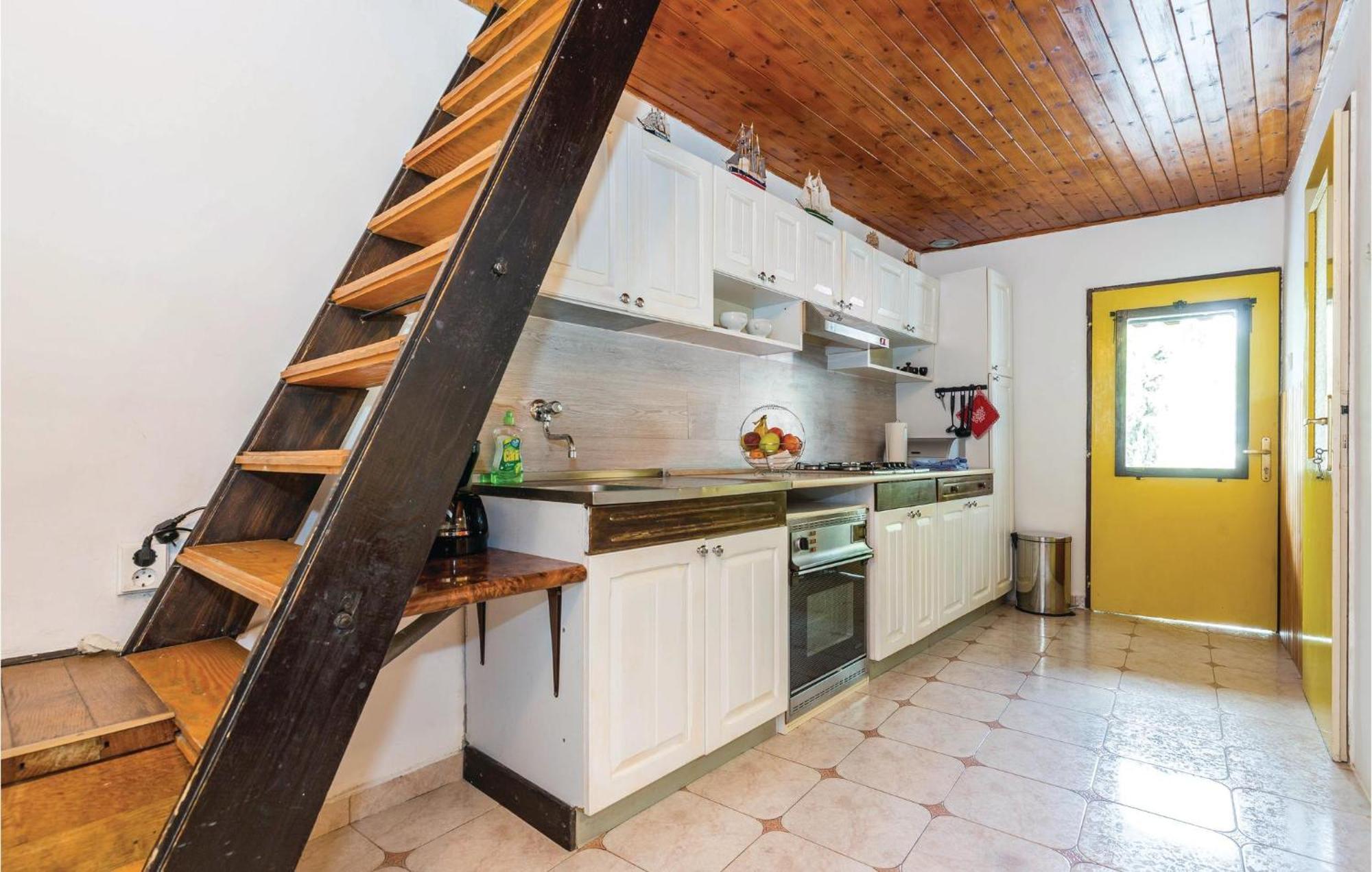 Amazing Apartment In Novi Vinodolski With Wifi Bagian luar foto